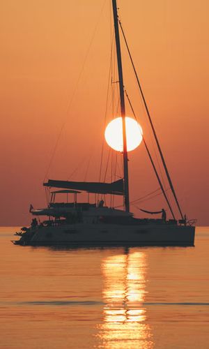 imagen velero atardecer mallorca