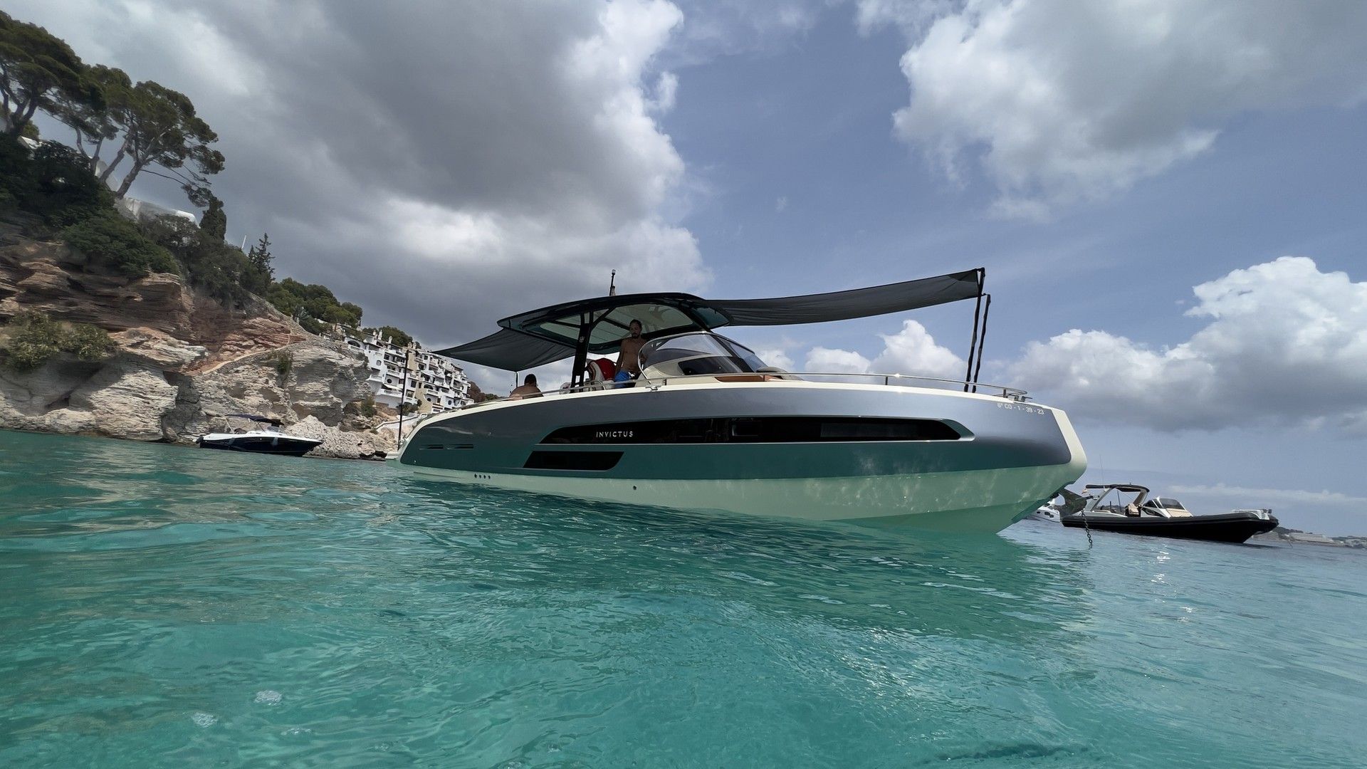 invictus-320gt-meta-i-11