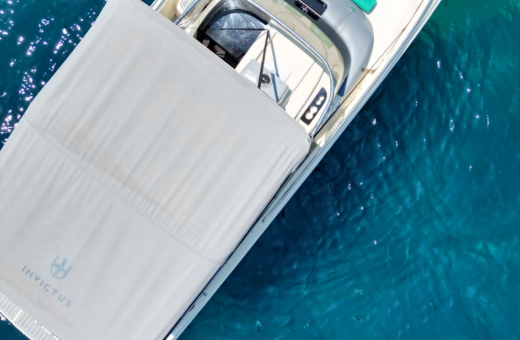 alquilar barco invictus en mallorca
