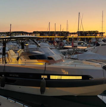 alquilar barco invictus en mallorca