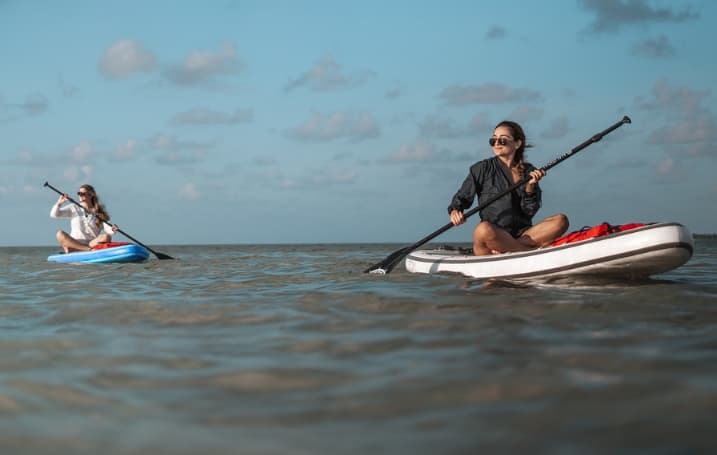 Paddle surf